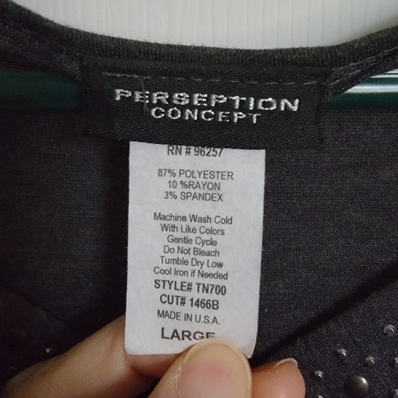 Women's Flowy top Size Large - Picture 2 of 5